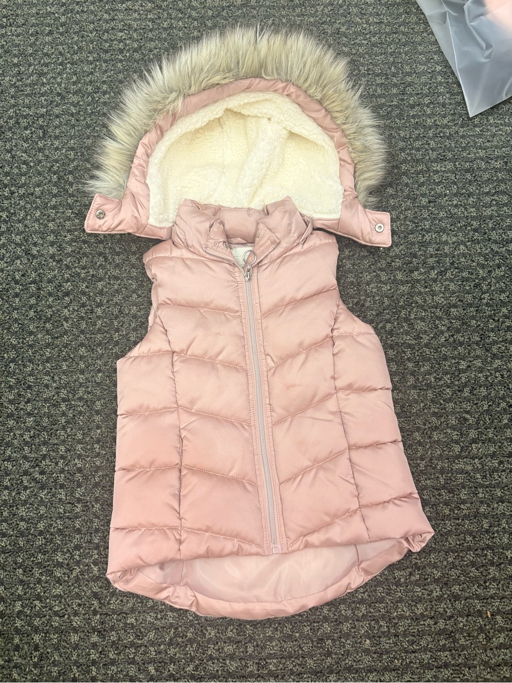 LOGG by H&M Girls Blush Pink Hooded Puffer Vest Faux Fur Trim Size 6-8Y